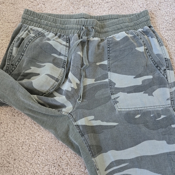 Splendid Boardwalk Jogger Camo Print  Linen Blend Olive Green size Large - Picture 8 of 16